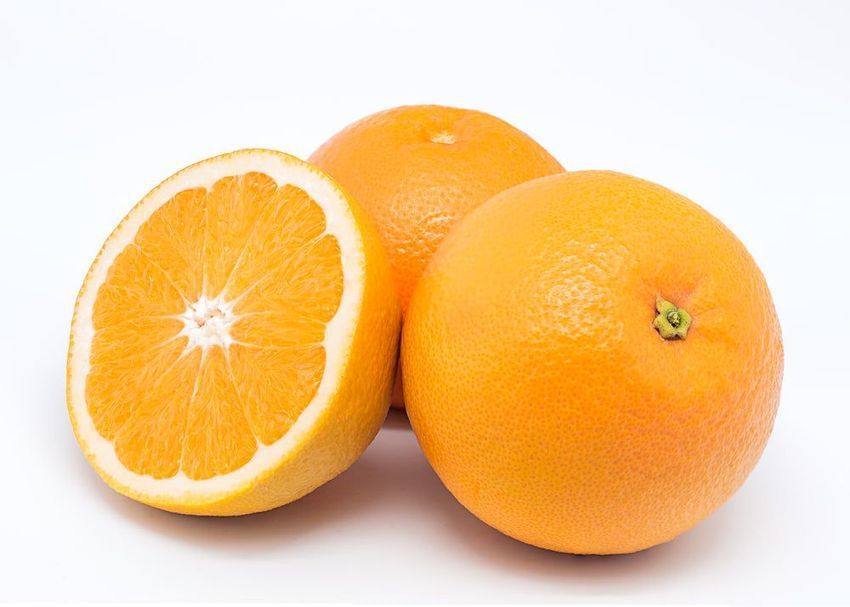 Oranges Valencia Origine Italie Cat. II Cal. 7/8 au kg pour caisse postale